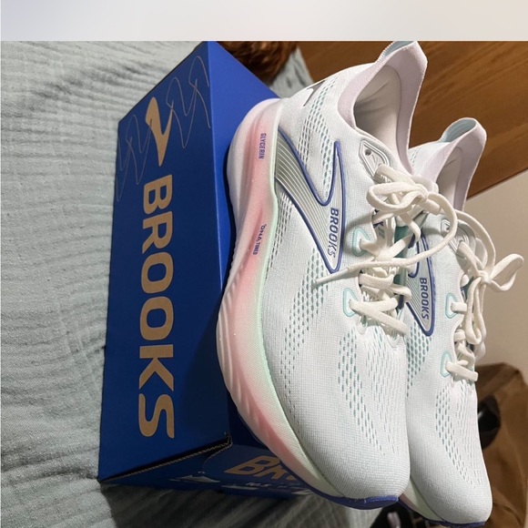 Brooks Shoes - Brooks Womens glycerin 22 new with tags